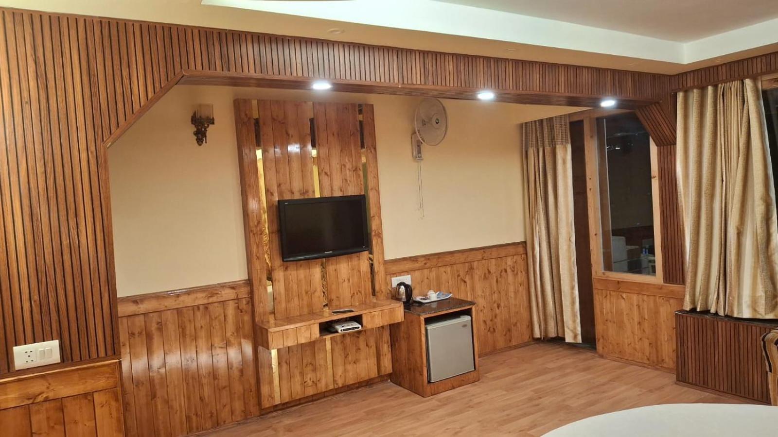 Hotel Glacier Resort Manāli Eksteriør bilde