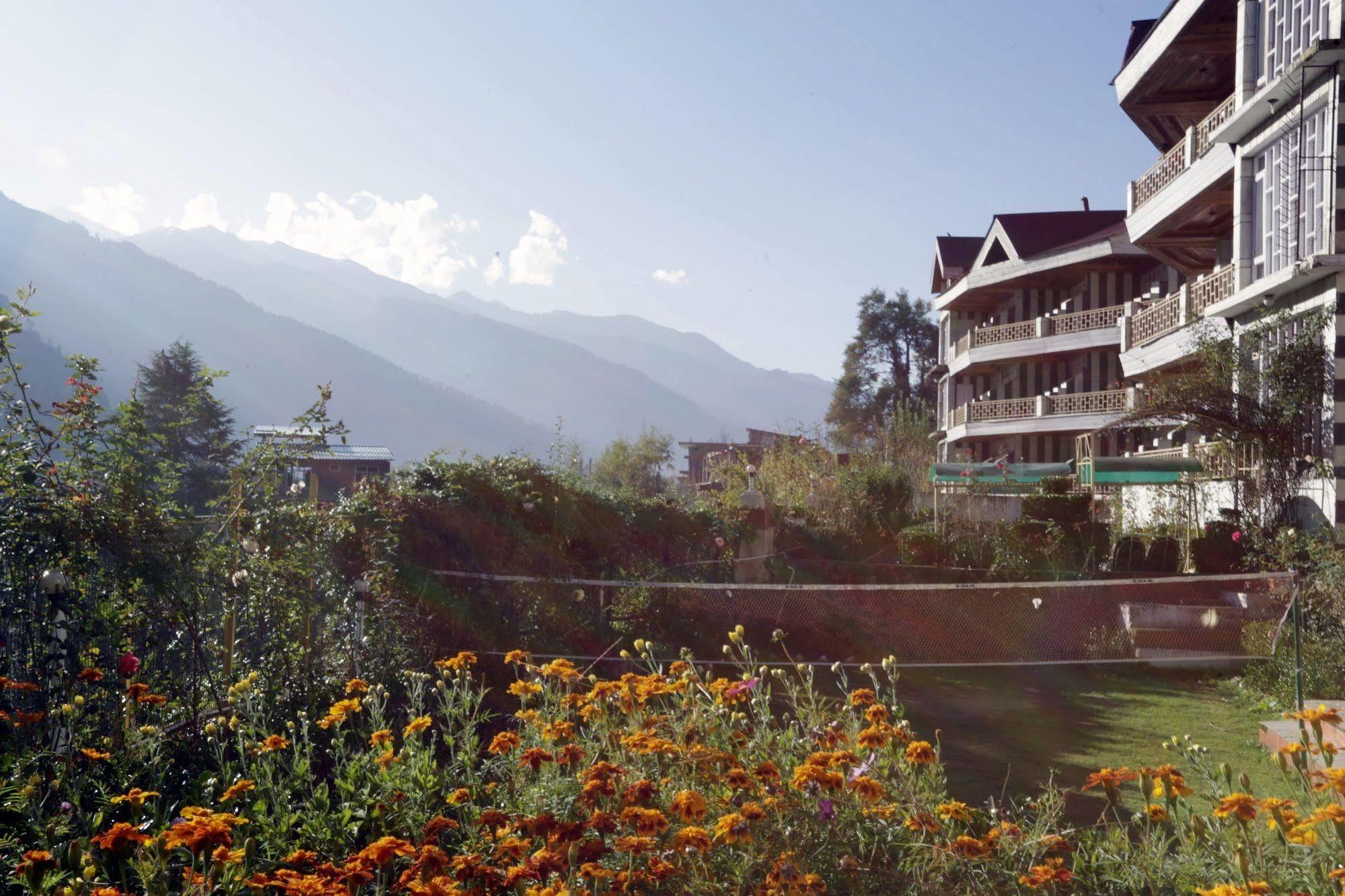 Hotel Glacier Resort Manāli Eksteriør bilde